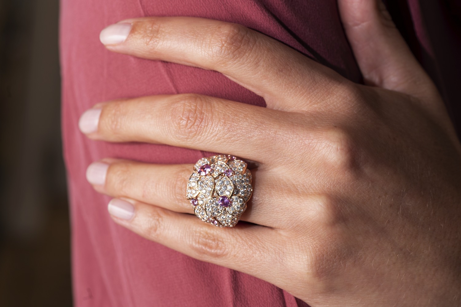 Bague fleur saphirs roses et diamants