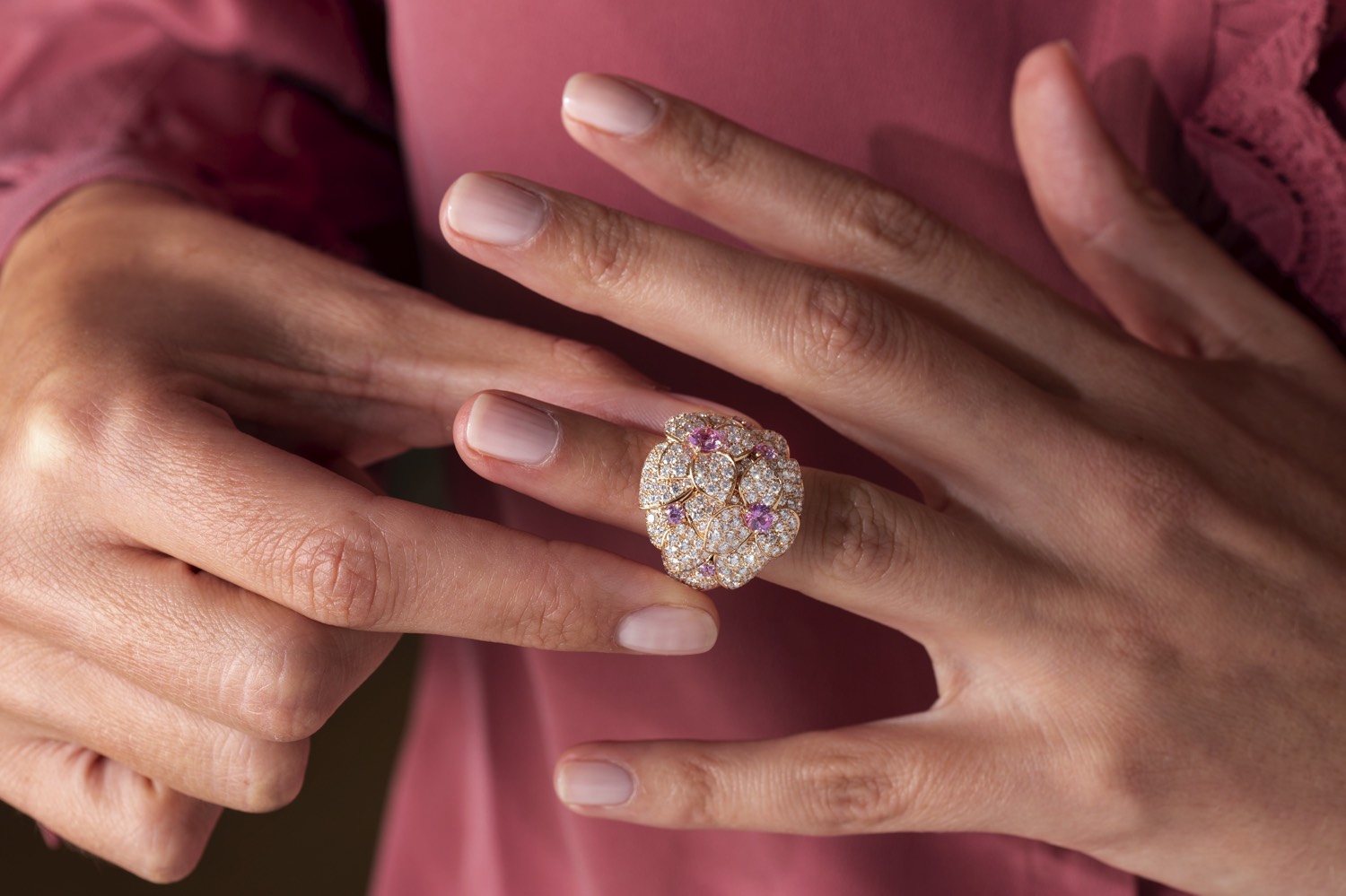 Bague fleur saphirs roses et diamants