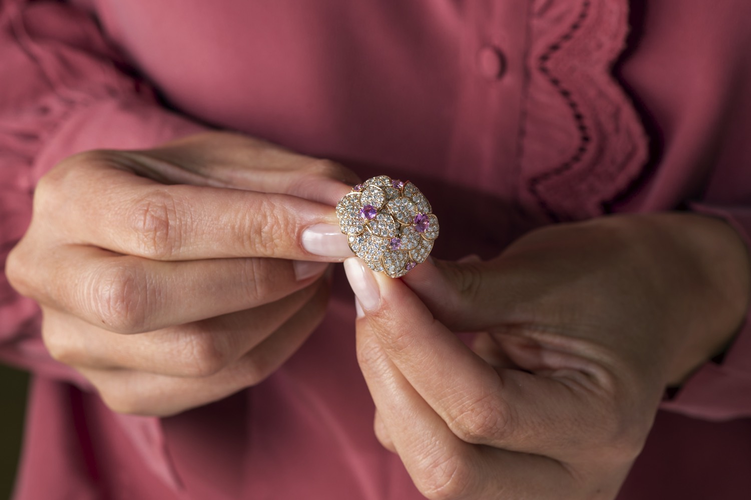 Bague fleur saphirs roses et diamants