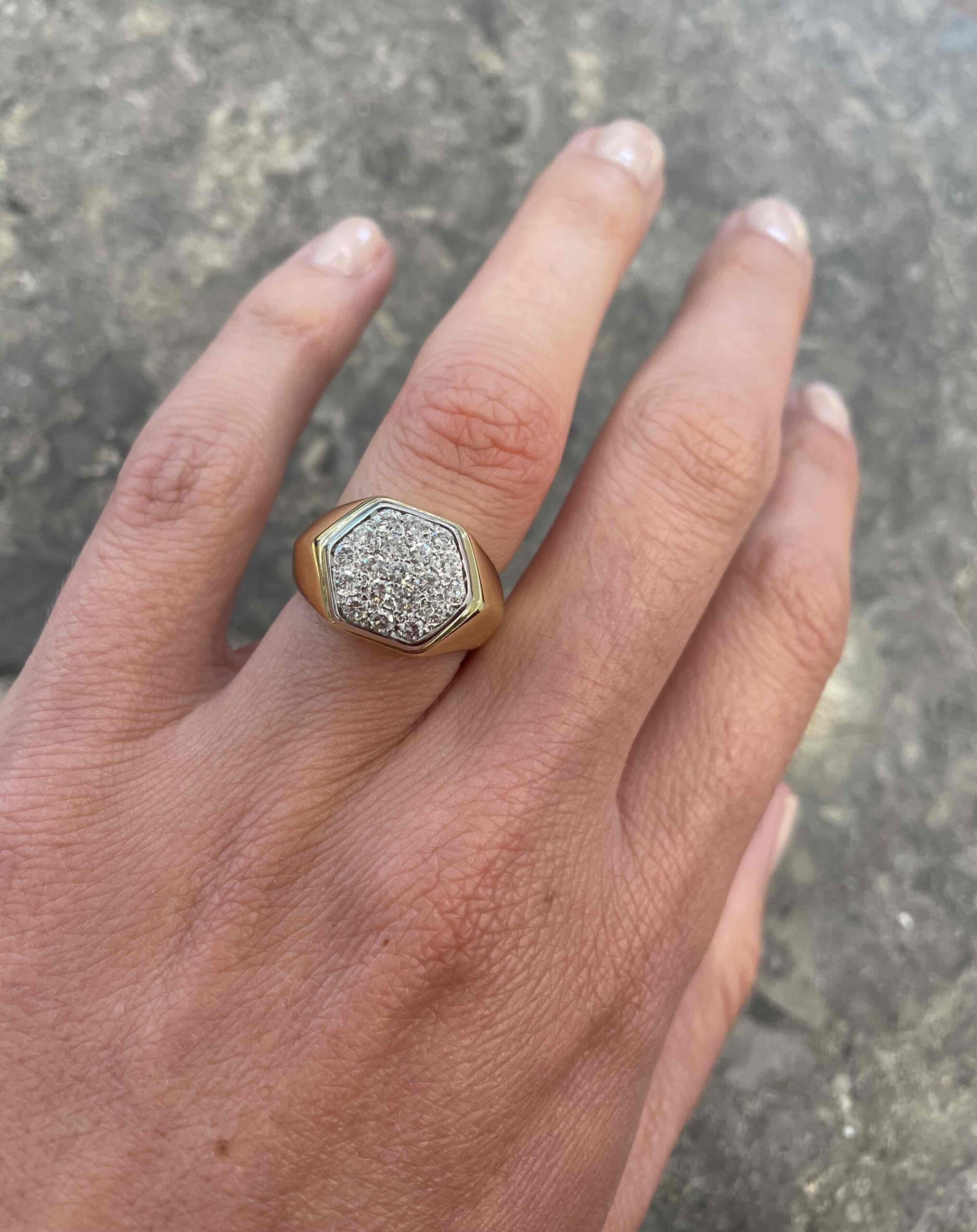 Bague bicolore hexagonale diamants