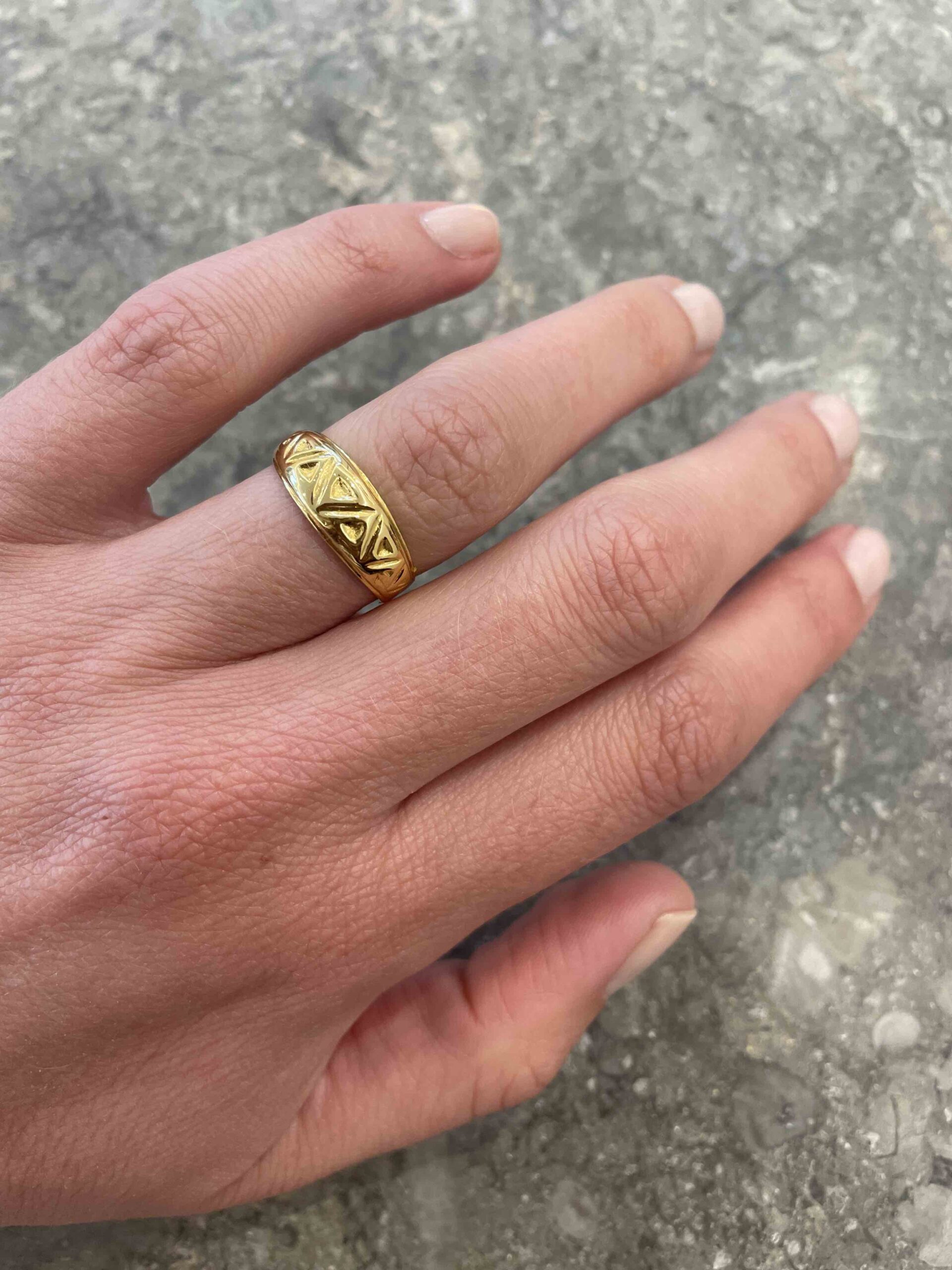 Bague jonc motif hellénique