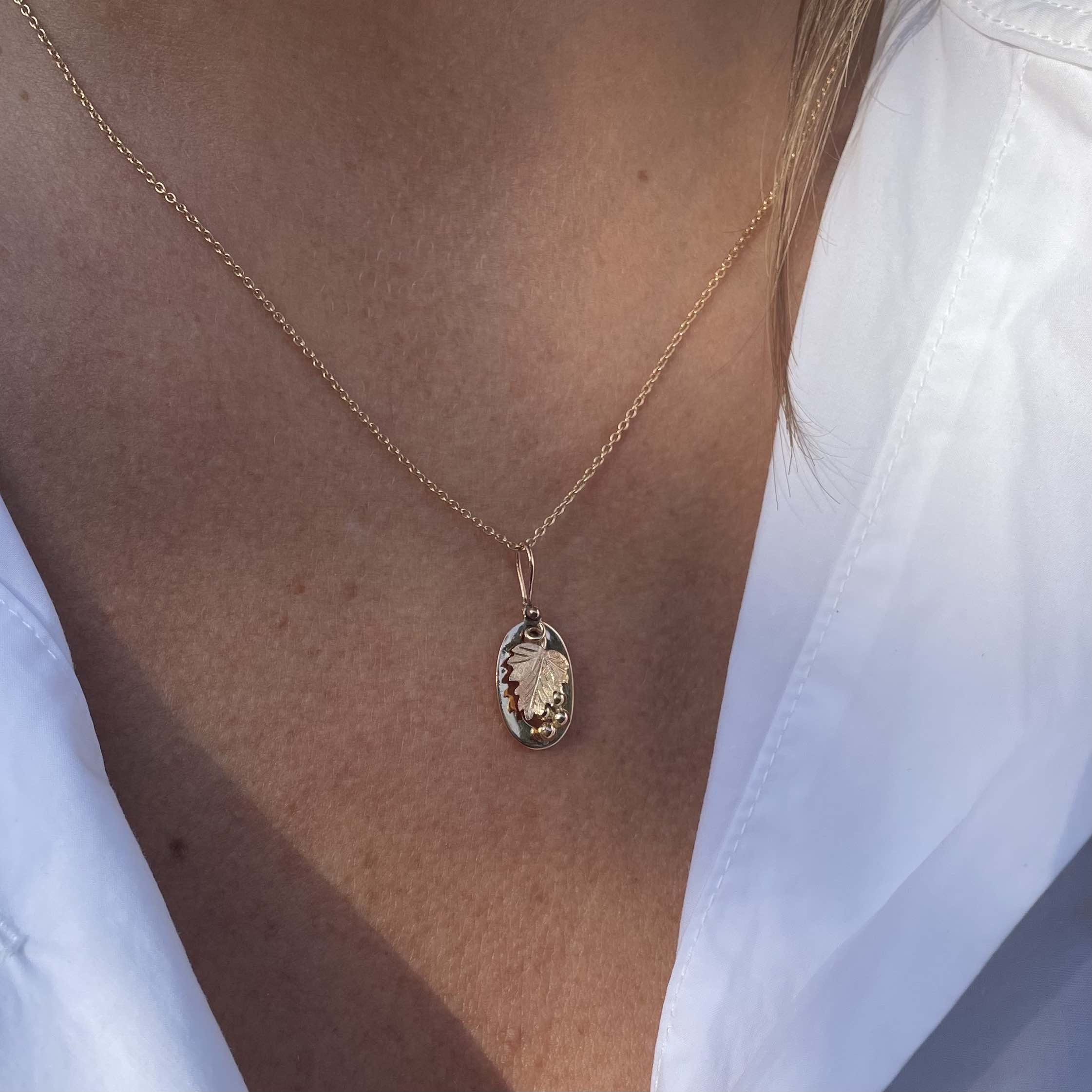 Pendentif feuille de vigne