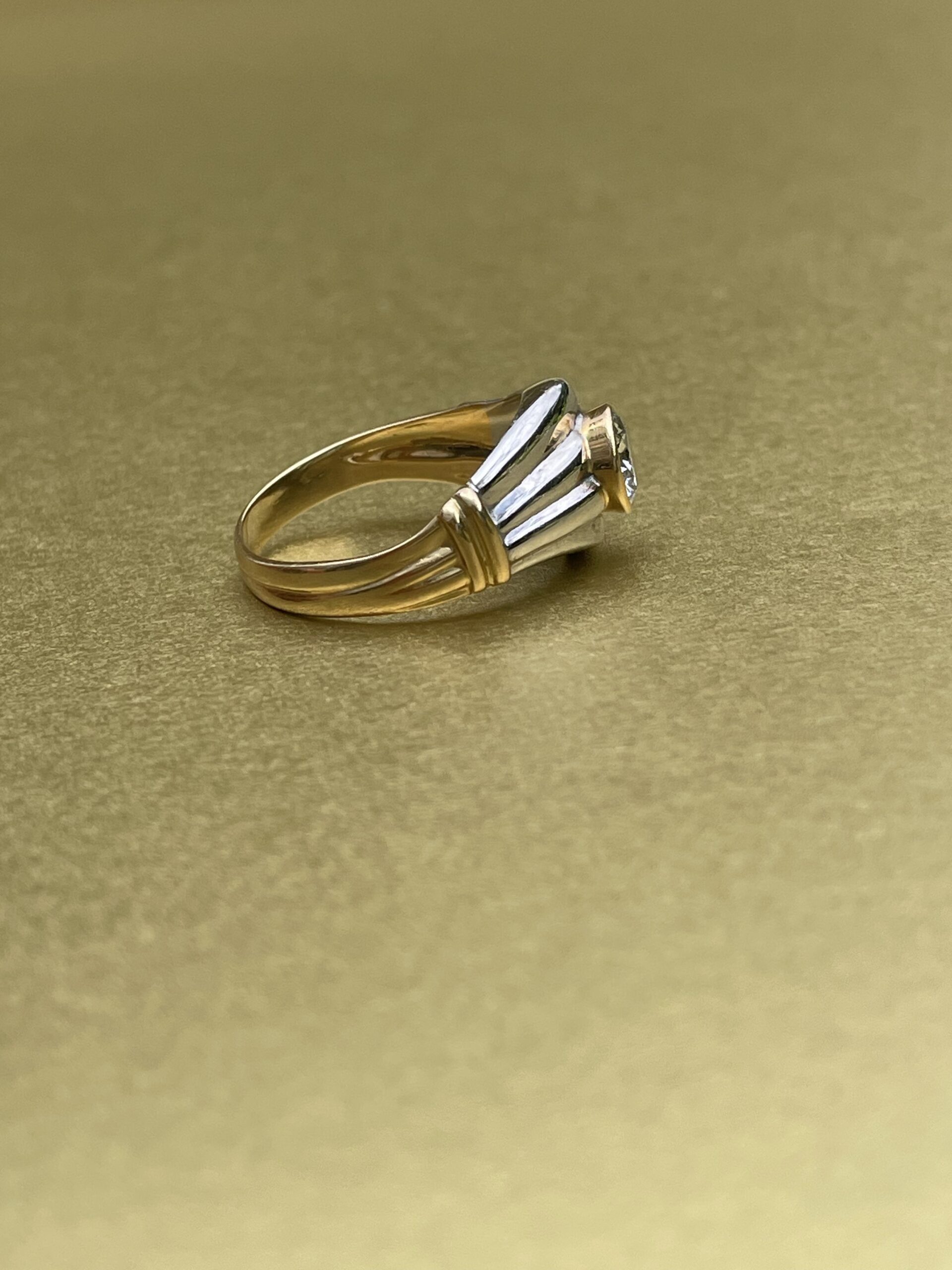 Solitaire godronné