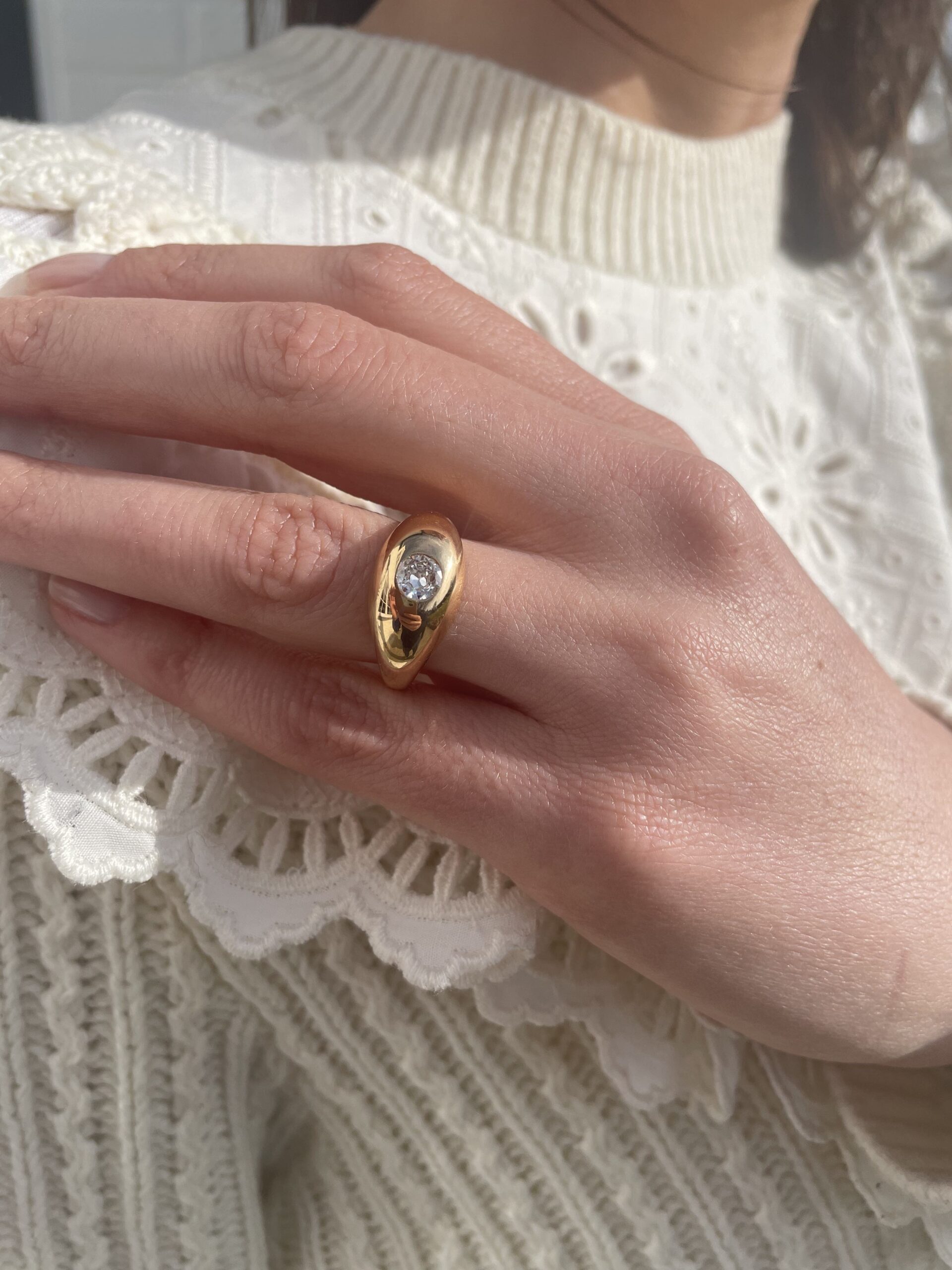 Bague jonc anglais or jaune et diamant