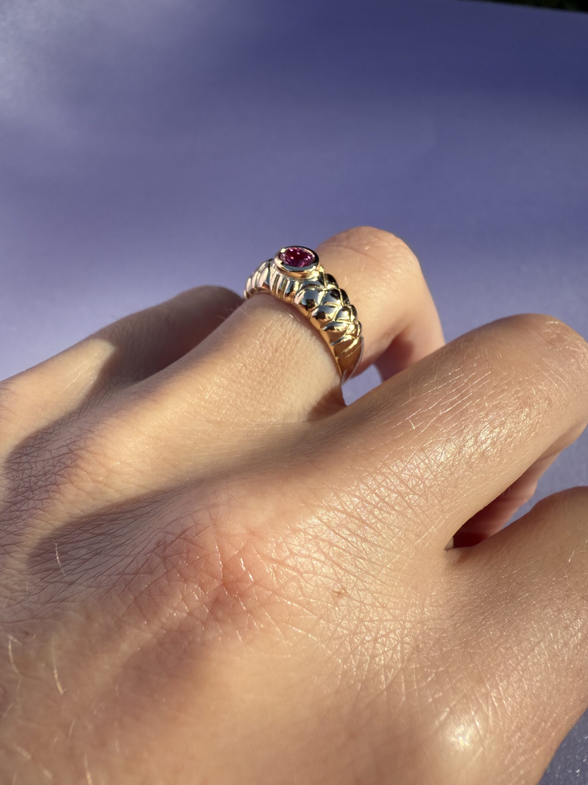 Bague jonc saphir rose