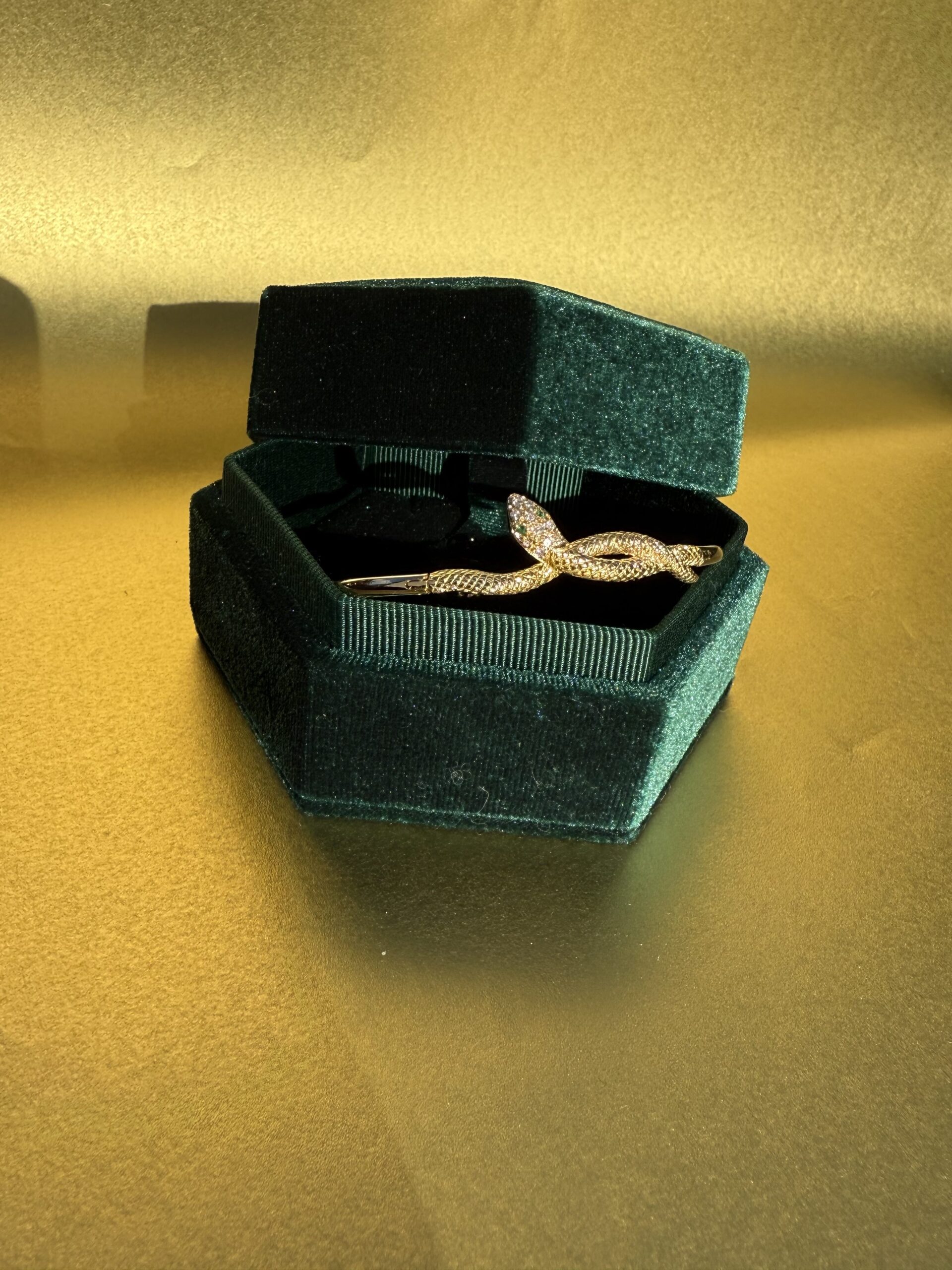 Bracelet serpent diamants et émeraudes