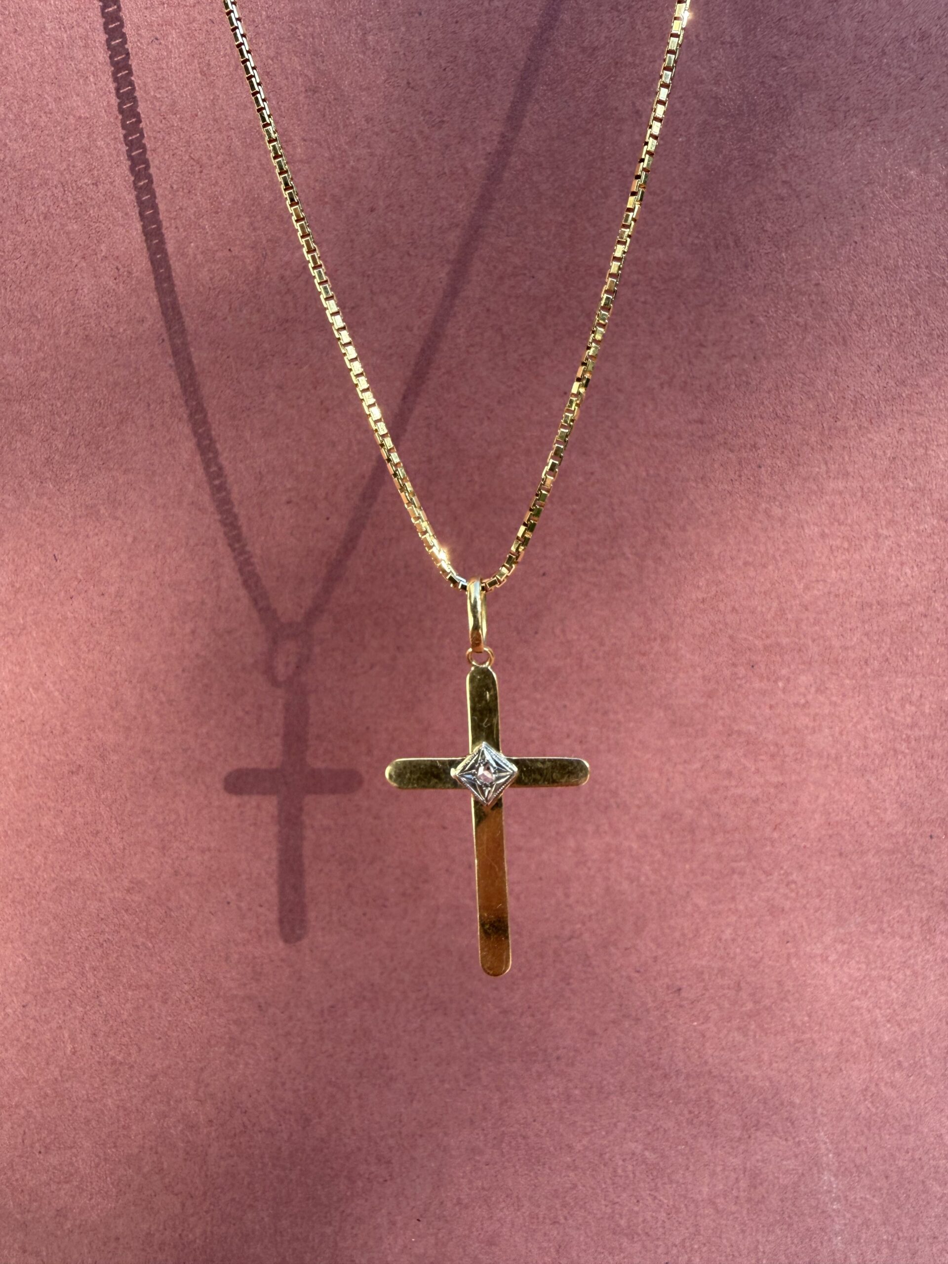 Croix rosace diamant