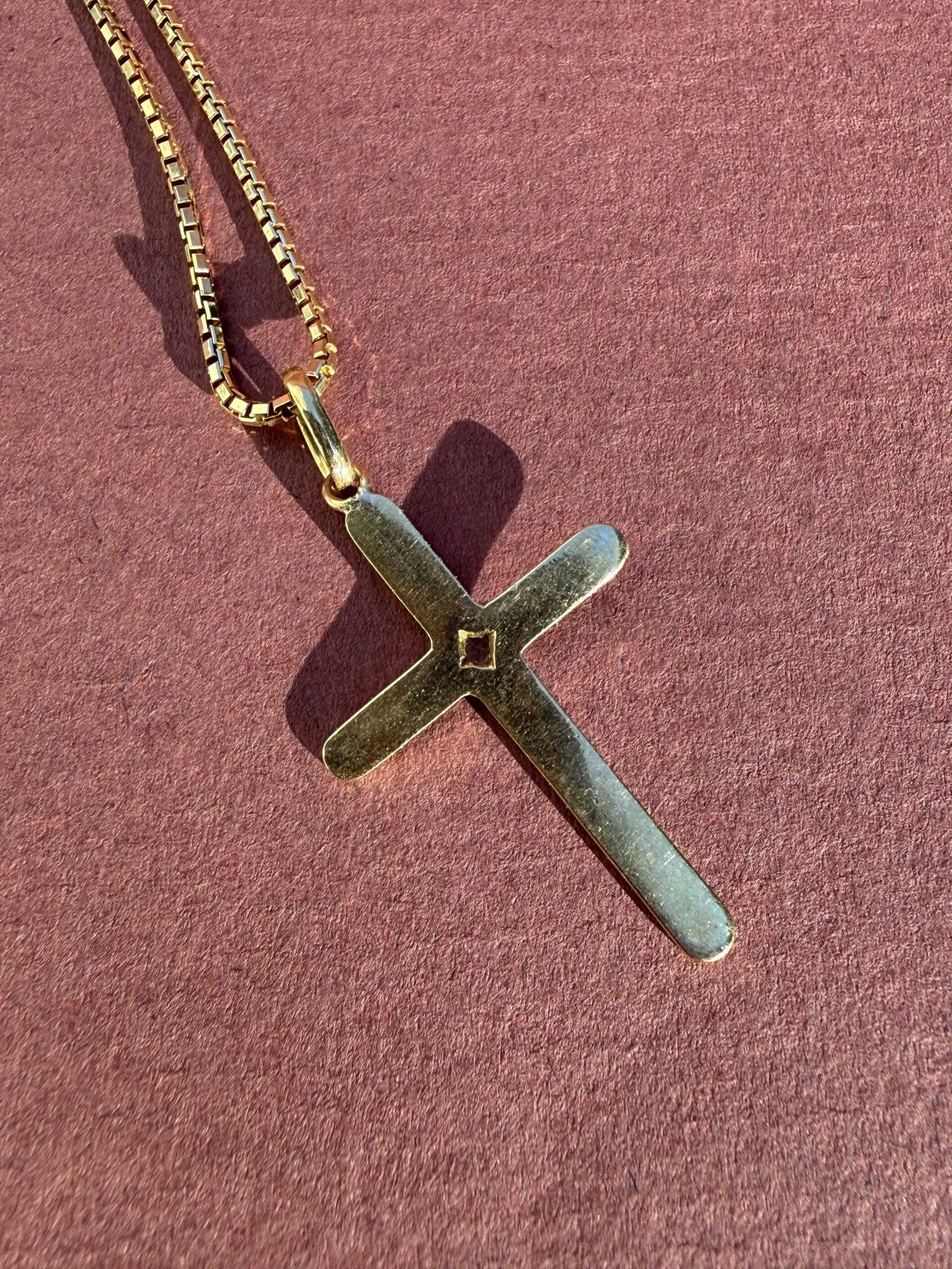 Croix rosace diamant
