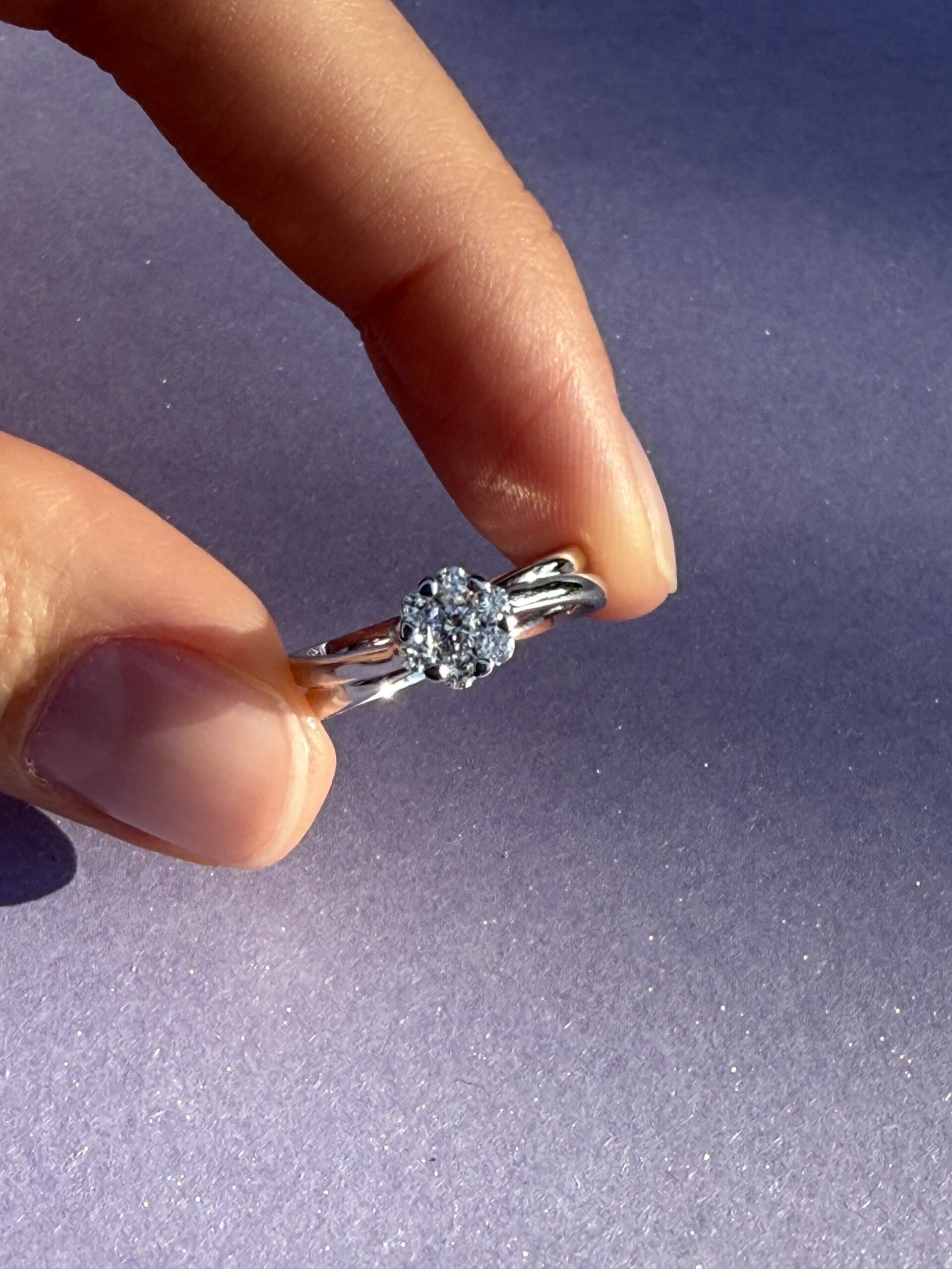 Bague fleur de diamants croisée