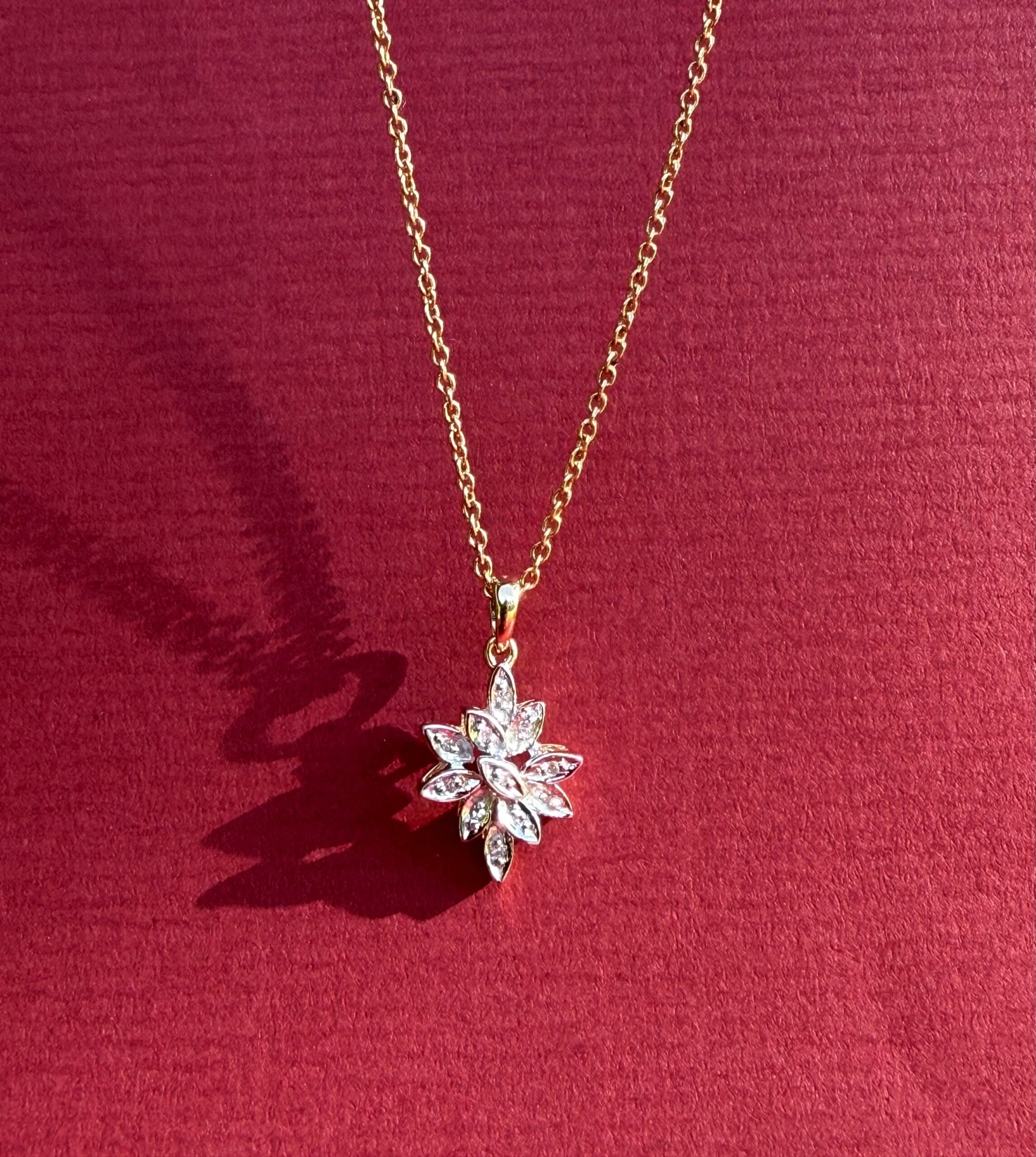 Pendentif fleur diamants en or deux tons